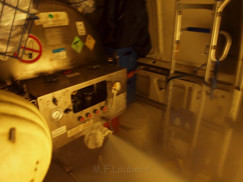 Sauerstofftank kontrolliert abgelassen Koeln Lindenthal P141.JPG